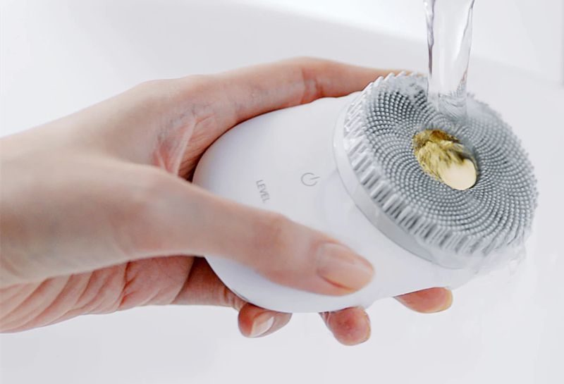 LSR Overmolded Medical Grade Silicone Facial Cleansing Brush